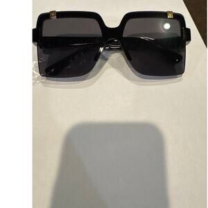 Women'sBlack Fashion Shield Sunglasses UV400 Protection New    Black
